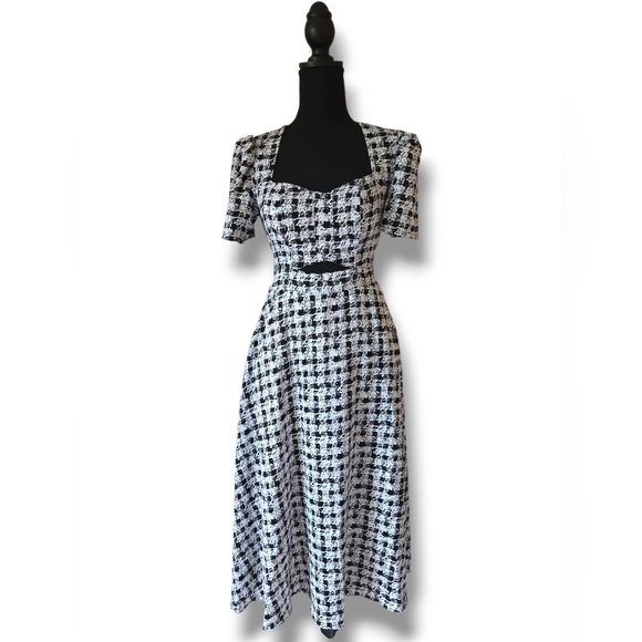Elegant Black and White Checkered Dress - Picture 1 of 3